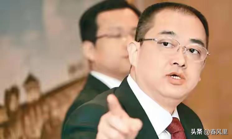 恒大前CEO夏海钧现在人在美国，日子过得那是相当“滋润”。最近他居然向香港法院递