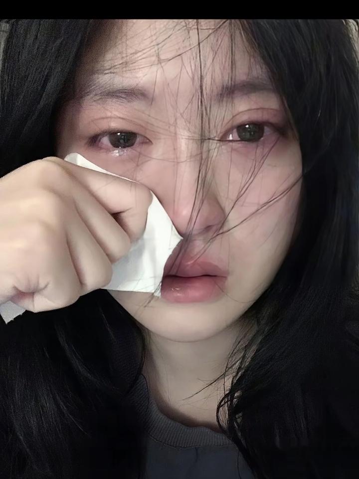 真是奇了怪了！见过狠心的，没见过这么绝情的！
 
我家邻居大姐，四十多岁遭了大罪