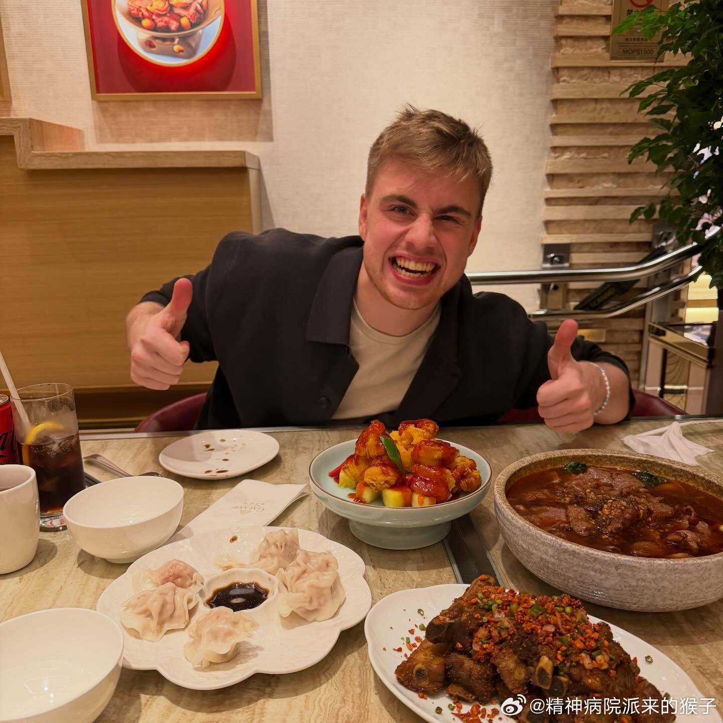 莫雷高德：过去几天拿下了瑞典全锦赛金牌，还将前往澳门参加世界杯😁 