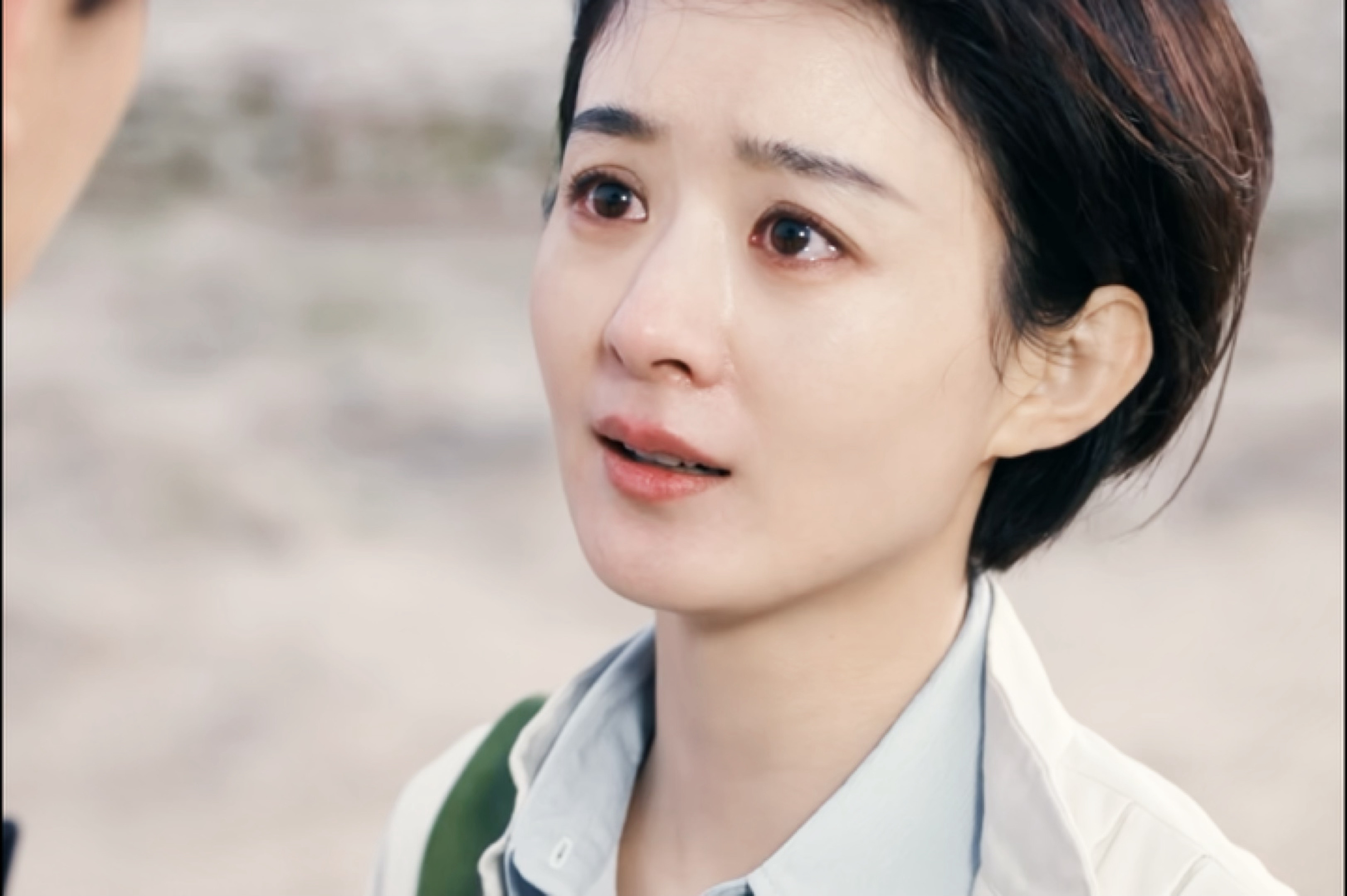 秋萍我来给你擦眼泪🥲🥲赵丽颖李秋萍分手戏破碎感