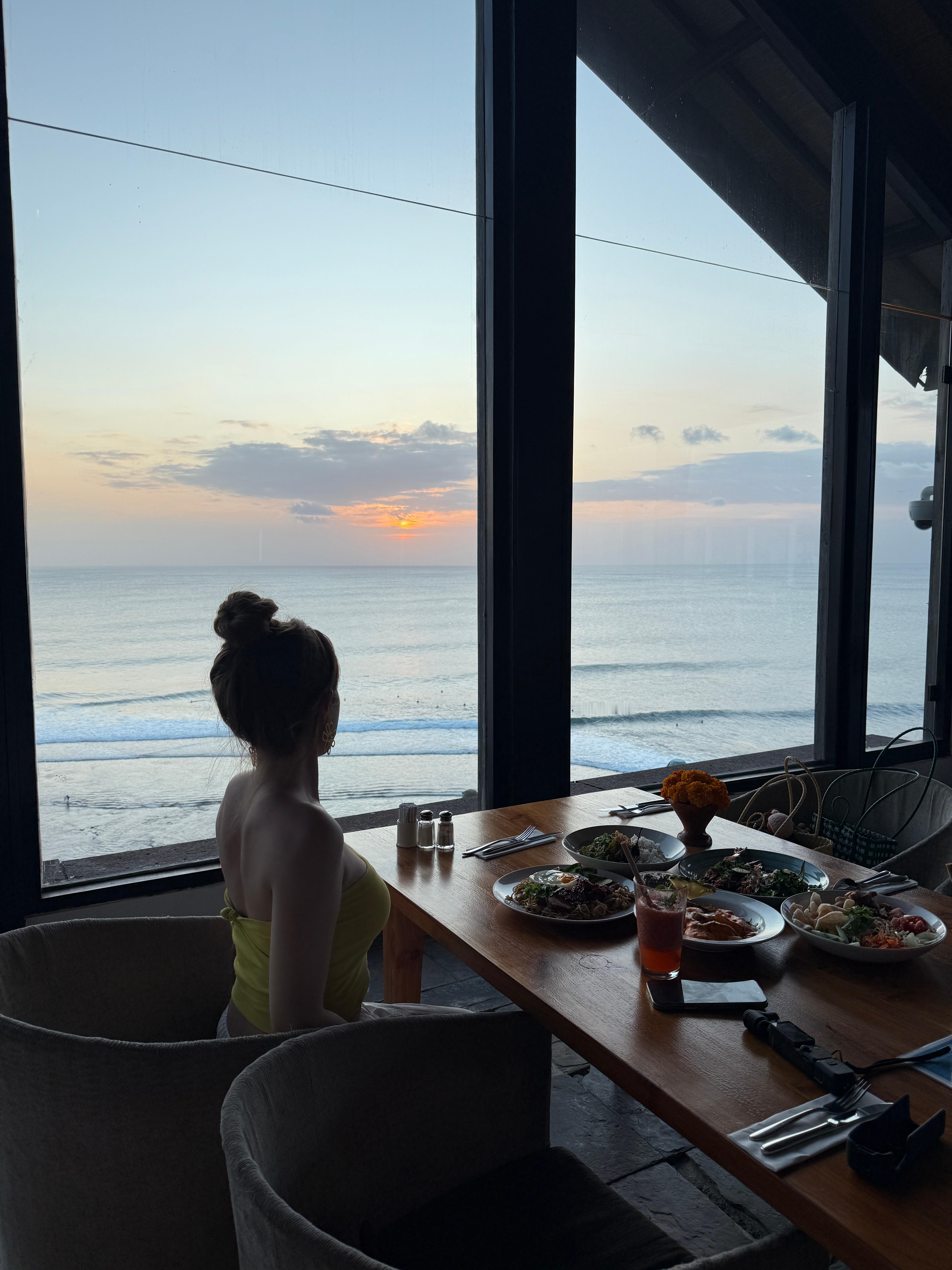 🌊Cliff sunset乌鲁瓦图的beach bar低消1500rmb被自己