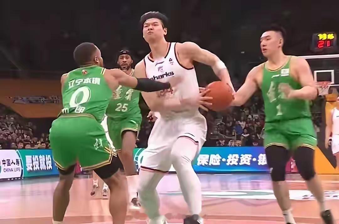 cba 12年来尴尬纪录！张镇麟弑旧主16分 辽宁不敌上海遭遇四连败辽宁男篮vs