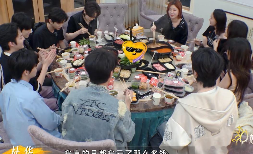 杜华首次带女儿录节目，北京大别墅曝光，58岁老公露面，头发花白依然帅气 