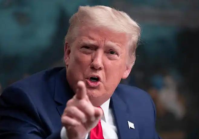 特朗普的“背锅侠”又不够用了？赫格塞思这回恐怕是要悬了。

2026年8月18日