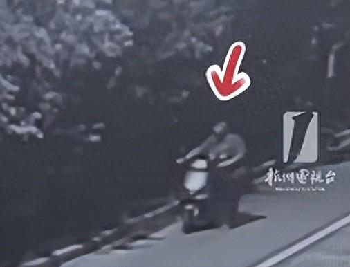 杭州富阳区发生了这么一件事，说出来真的让人哭笑不得。有个叫邱某的男子，想着去偷一