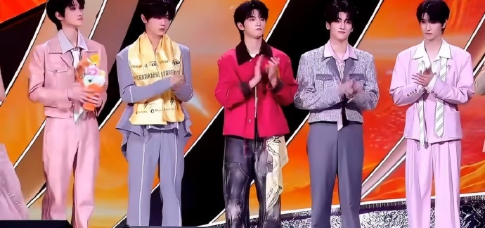 TFing最具影响力音乐厂牌 真的狠狠破防，一群少年潜心做原创音乐，坚守全开麦底