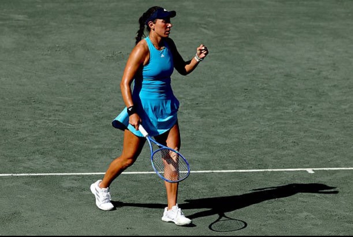 网球talking大会 杰西卡·佩古拉两个6-2击败尤利娅·斯塔罗杜布塞娃，蝉联