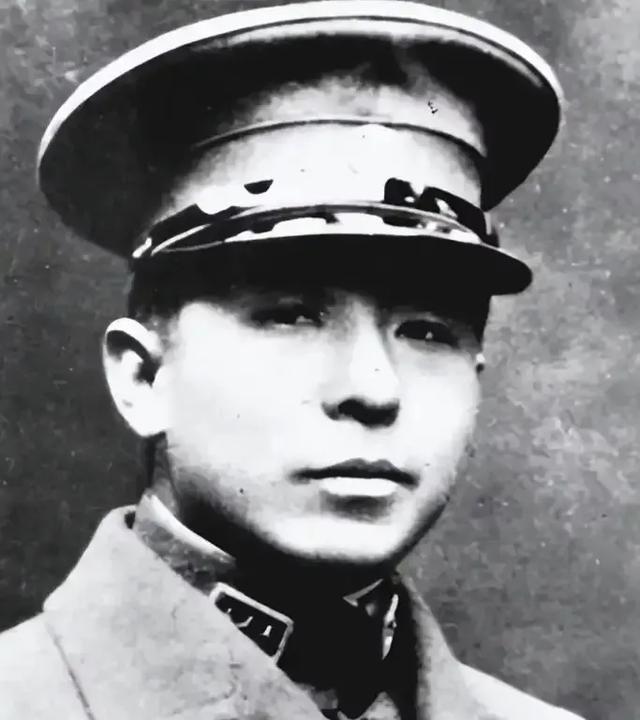 1915年，于凤至和张学良结婚了，她对张学良说：“汉卿，我不管你在外面有多少女人