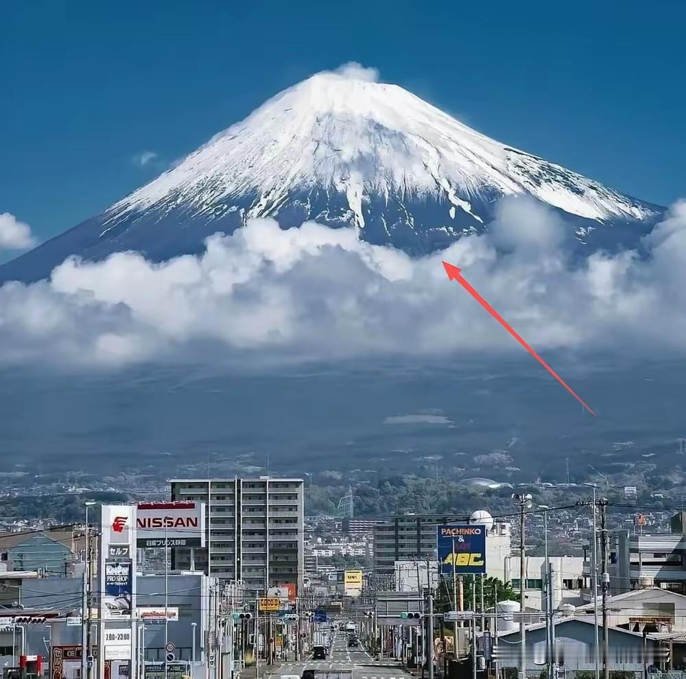 我有一种预感，

日本马上就要发生巨变了，

不信你看这组数据：

​2021至