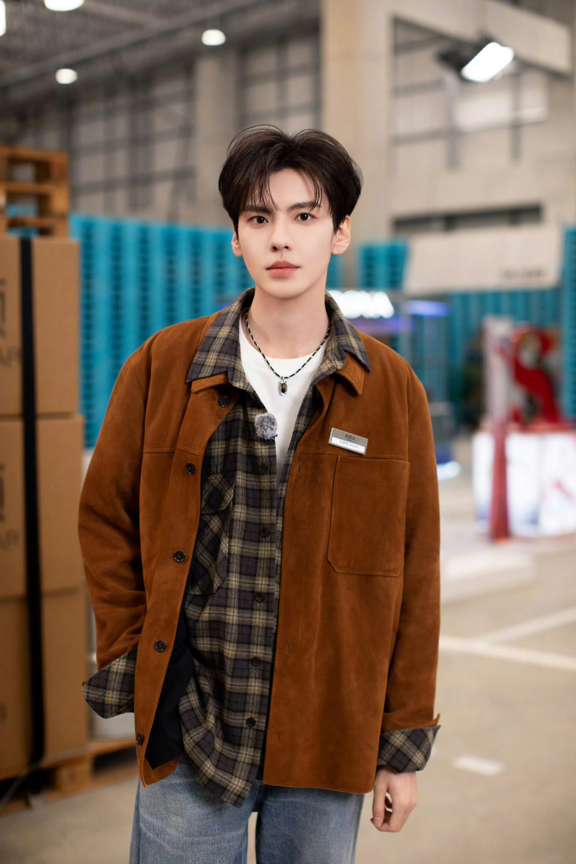 合伙人全员打卡上班合伙人全员打卡上班啦！今日开播，已经准备好小板凳看节目了！✌️