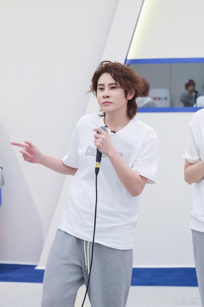 王濛手绘表情包 乘风直播 乘风2026乘风直播 平凡碎片也很美好，王濛手绘记录乘