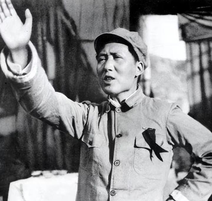 百年岁月，伟人永存。每当回望近代中国的风雨征程，总能清晰看到毛主席带领中华民族走