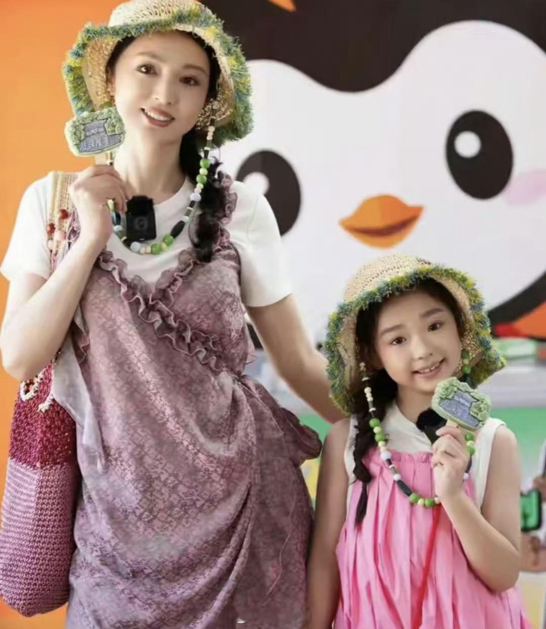 张维伊叫小酒窝窝子之前喜剧大赛好喜欢某某某…结果最近看到张维伊感觉全是些迷惑操作