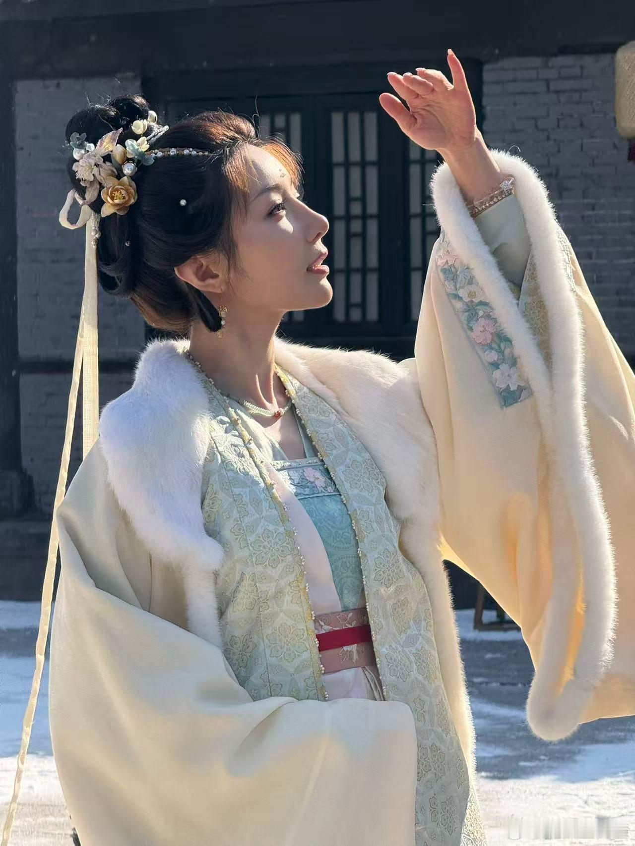 崔千金逐玉中最大恋爱脑 崔千金的恋爱脑真的没救了！明明可以独自美丽搞事业，非要一