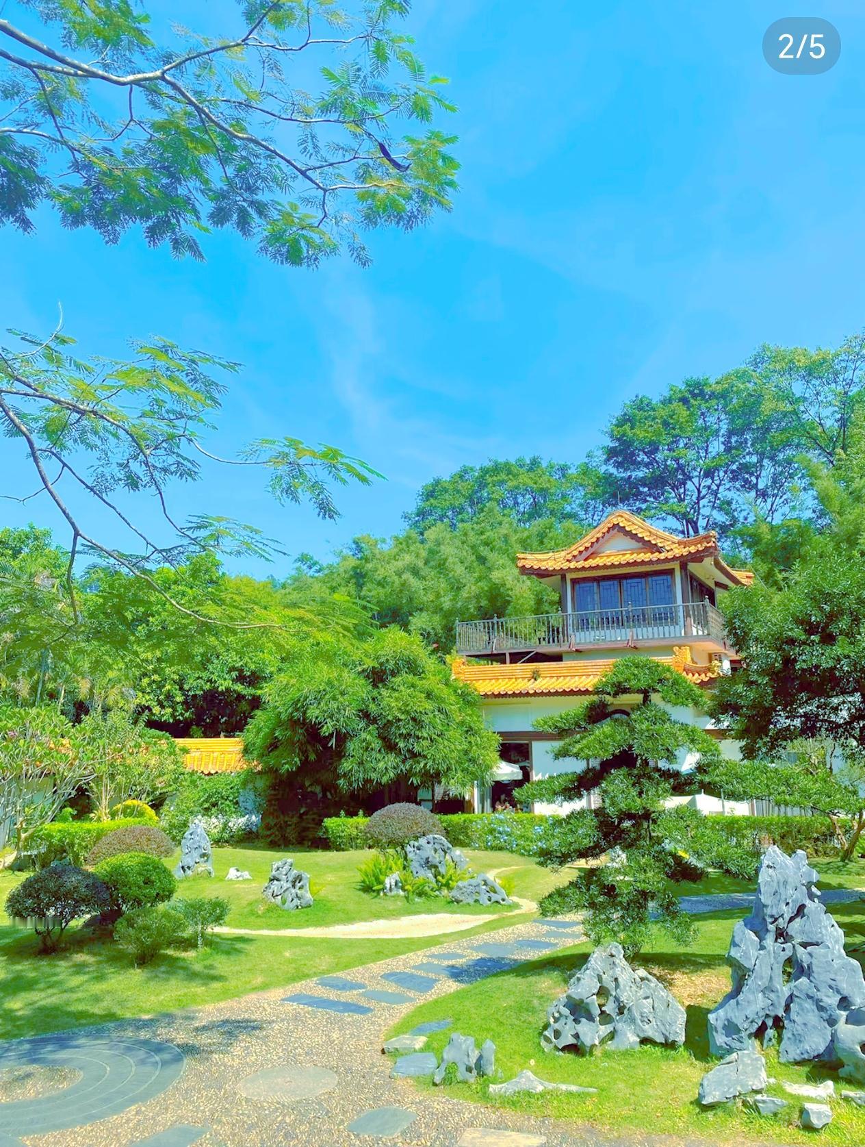 没钱过一天其实也挺有意思的！早上不用赶早买早餐，家里有啥吃啥，几片面包抹点酱，配