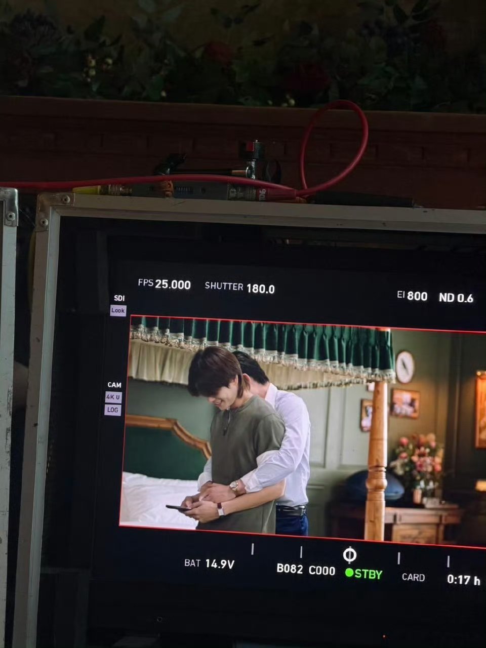 哥嫂轻轻一麦留我辗转一个晚上想知道到底是本体还得披着tp皮套在谈恋爱