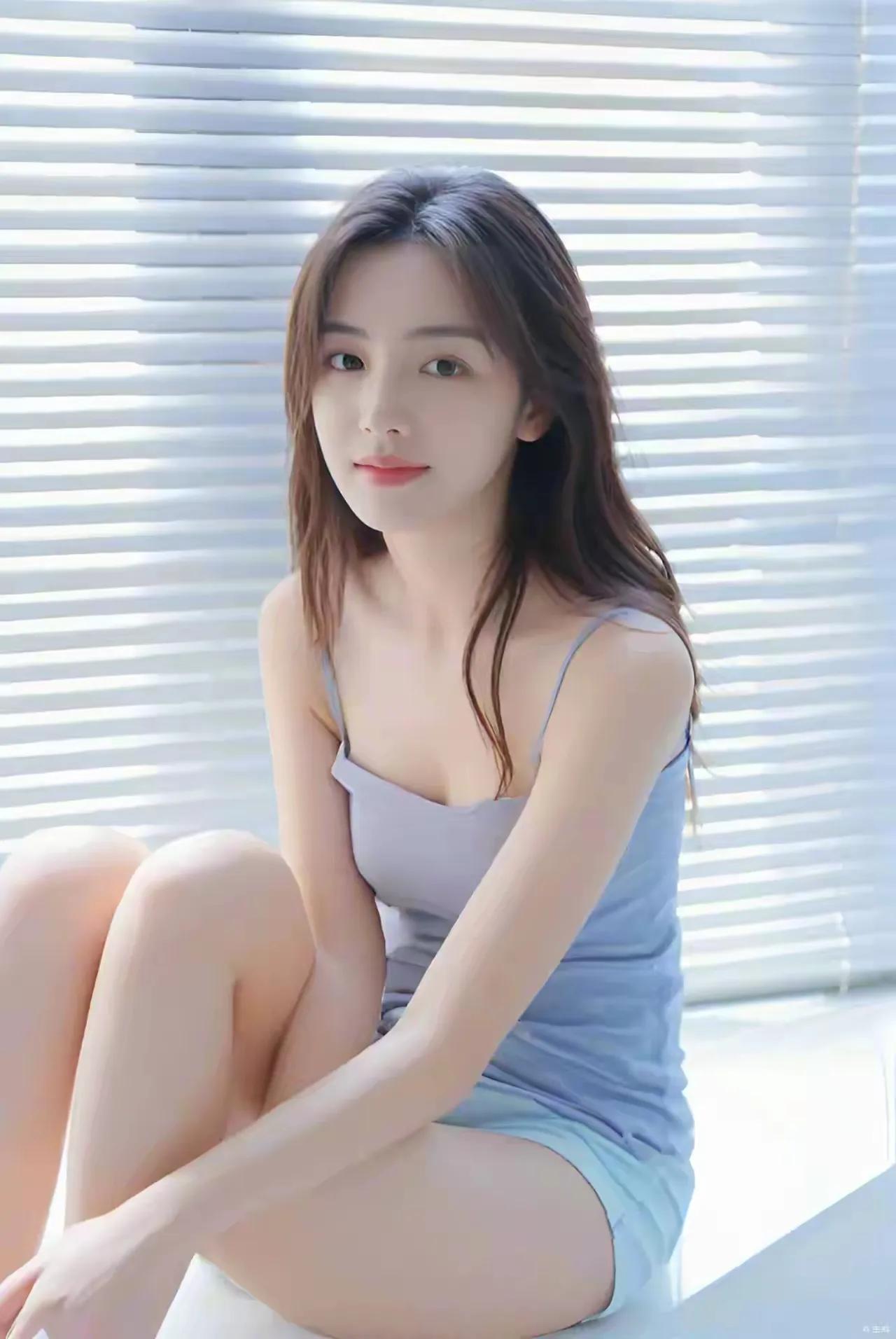 有的人痛苦了，
从来不说，表面上装作若无其事。
其实他也很痛苦。