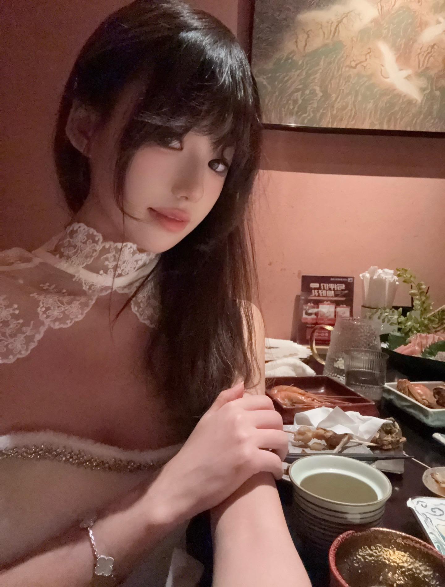 遇到对的人 就越来越开心咯