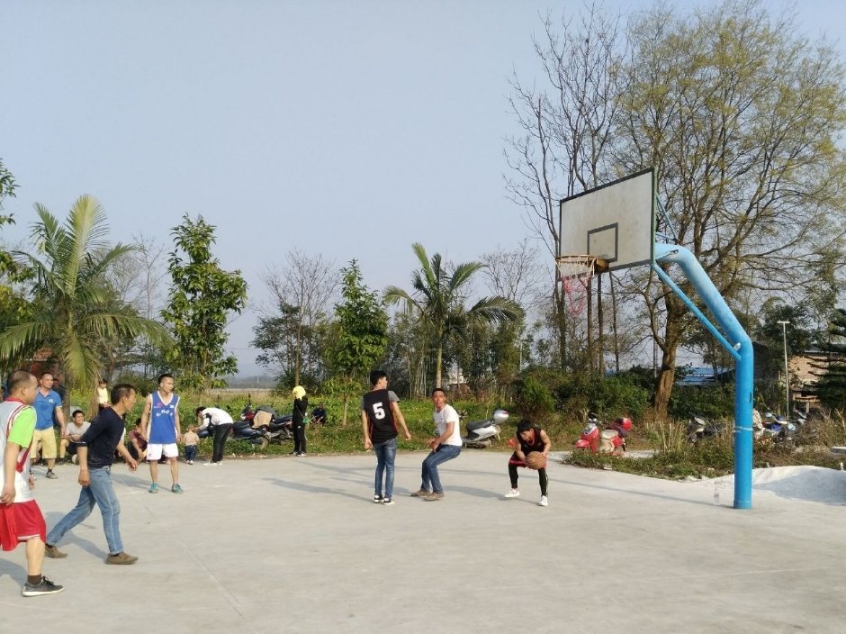 大咖篮球课被100万元拍下捐赠姚基金这份价值百万的爱心，点亮了多少篮球少年的未来