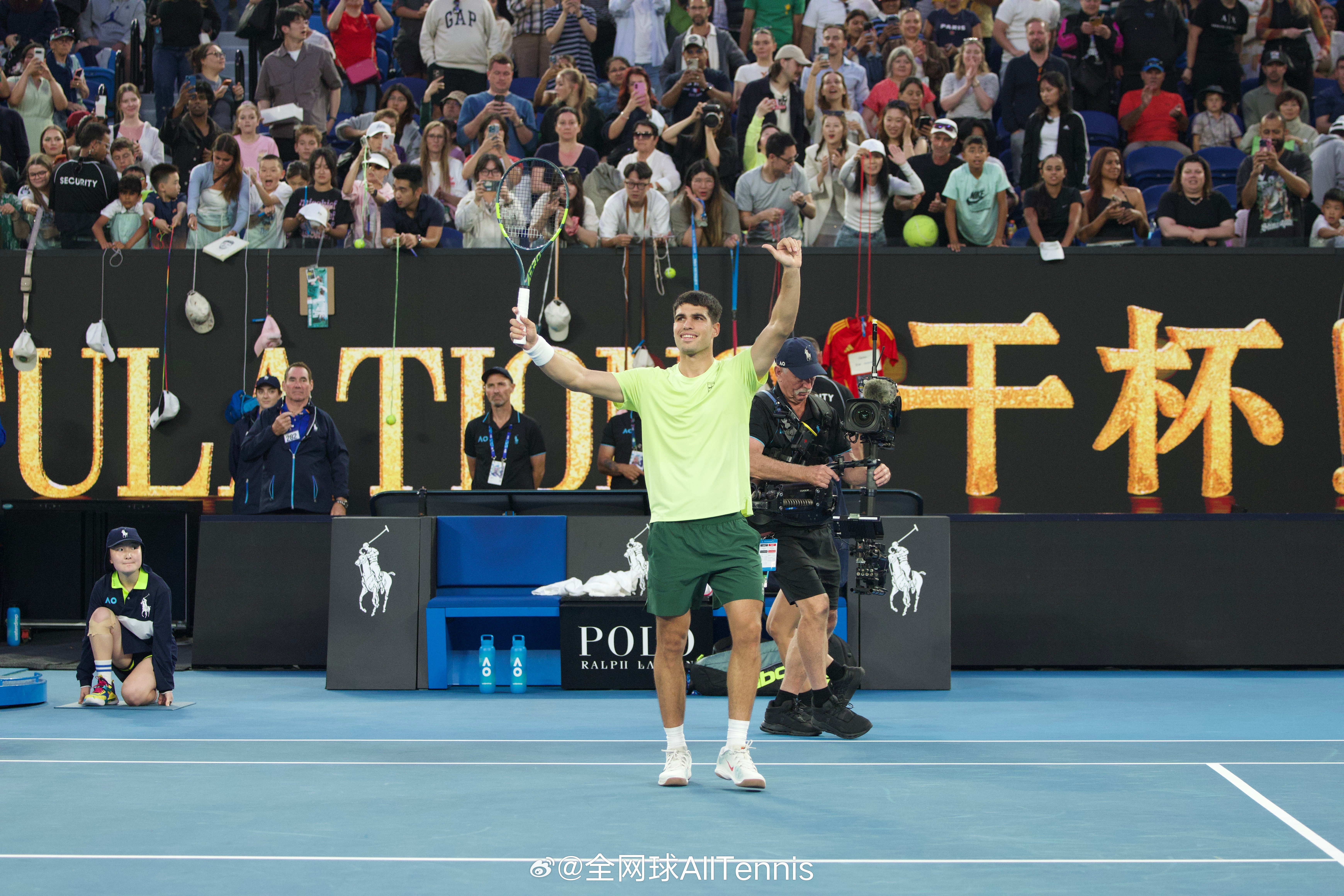 澳网2026 表演赛如期在罗德拉沃尔球场上演✨阿尔卡拉斯6-3/6-4战胜本土球