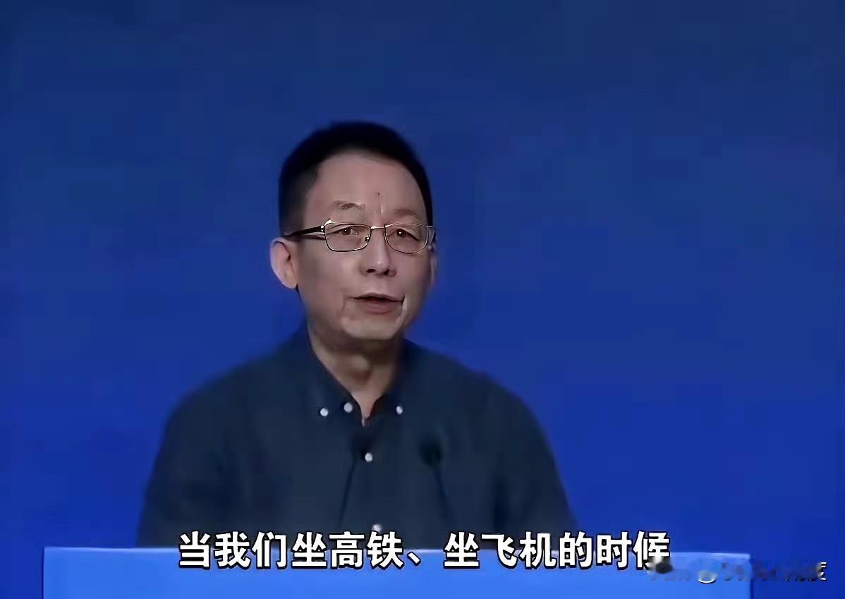 与一位老者分享机器人的发展，他的第一反应是：很多人要失业了。

虽然不礼貌，但我