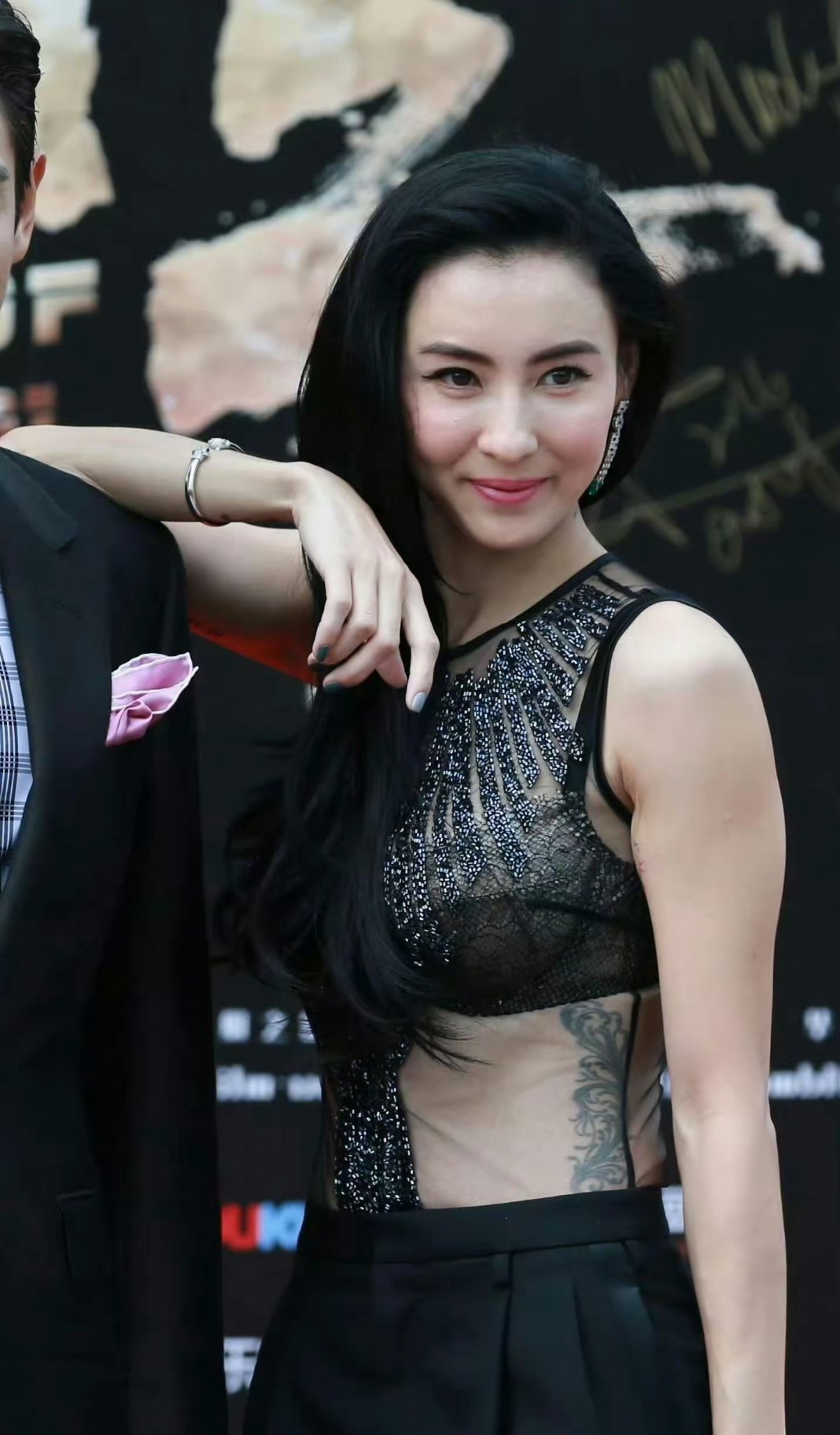 从星语女神到三孩辣妈，没想到张柏芝有这么多纹身，当年香港女星是不是都很爱纹？ 