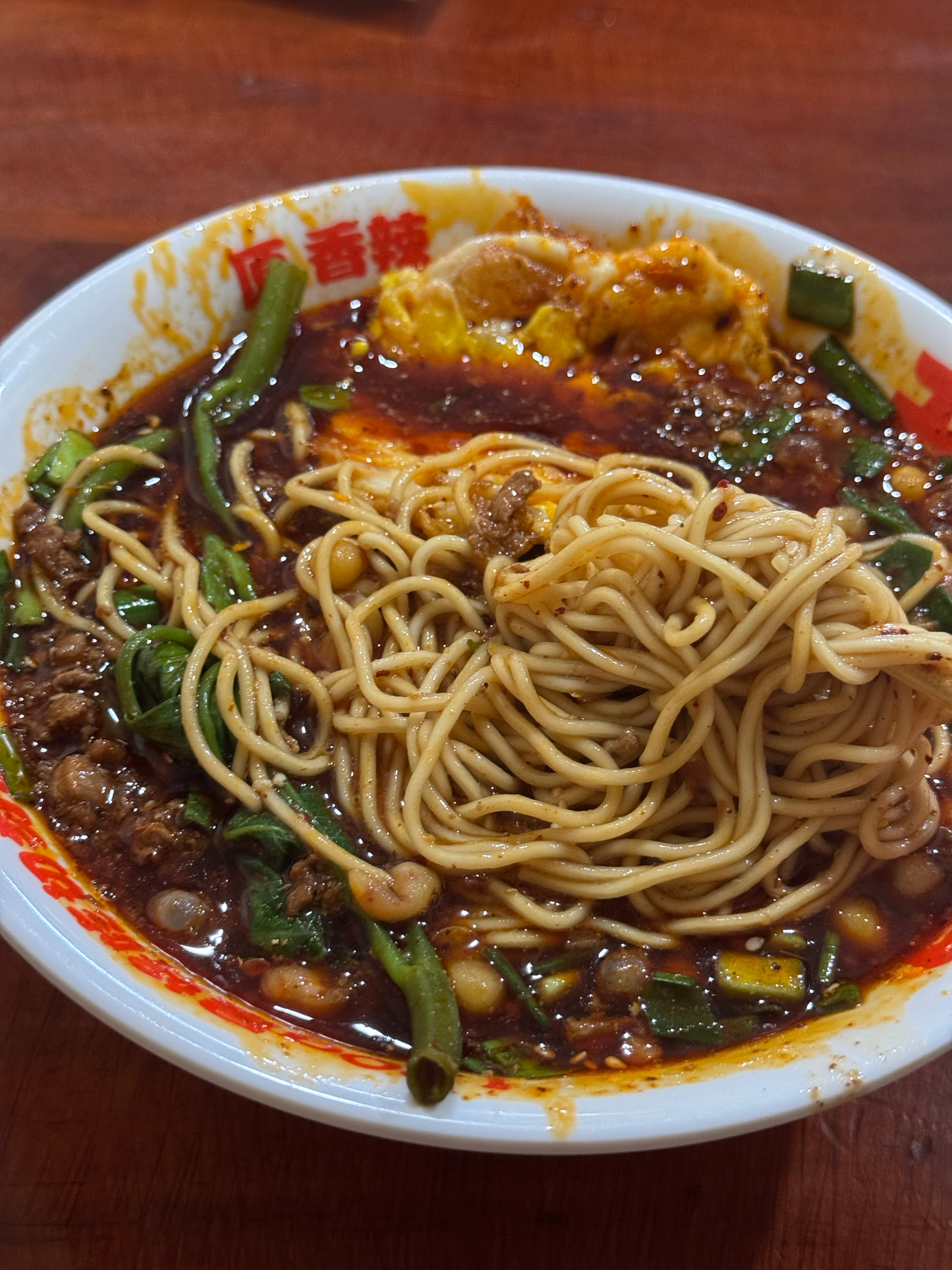 刚吃上就开始排大队 还好今天来的早 重庆·5味风面馆