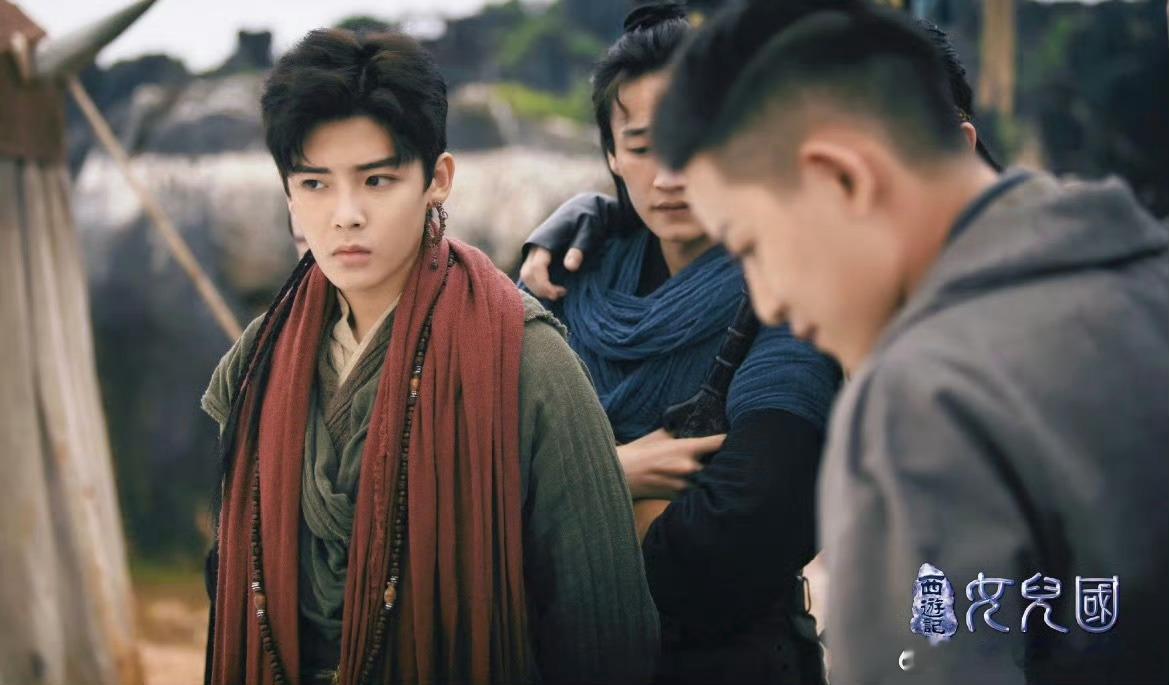 白鹿侯明昊17年拍的剧要上了网传白鹿侯明昊《好女无双》即将上线这竟然是17年拍的