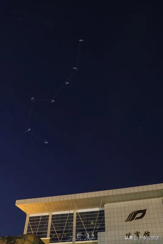 2026年8月3日，双子座整体节奏有点碎，既定安排会被漫长谈话打断。身边亲近的人