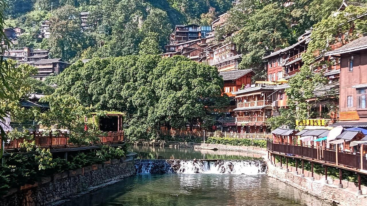 我
用相机记录西江千户苗寨的美！看看你喜欢吗？爱生活爱旅游 旅游景点打卡 我的旅
