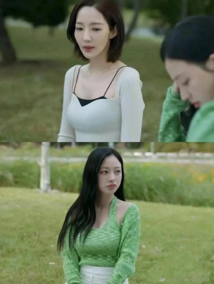 不是...？怎么会有人躺着还有胸啊！  