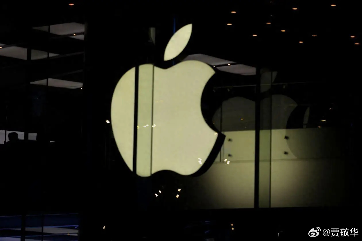 前几年我就说过，苹果是手机行业最可怕的对手。一旦苹果玩价格战，其他手机厂商会非常