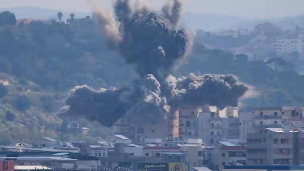 停火墨迹未干就炸！以色列撕毁协议，伊朗焊死霍尔木兹海峡
 
停火协议的墨迹还没干