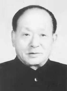 1957年，毛主席视察武汉，得知曾救过自己性命的王盛荣只是个副处长，勃然大怒，当