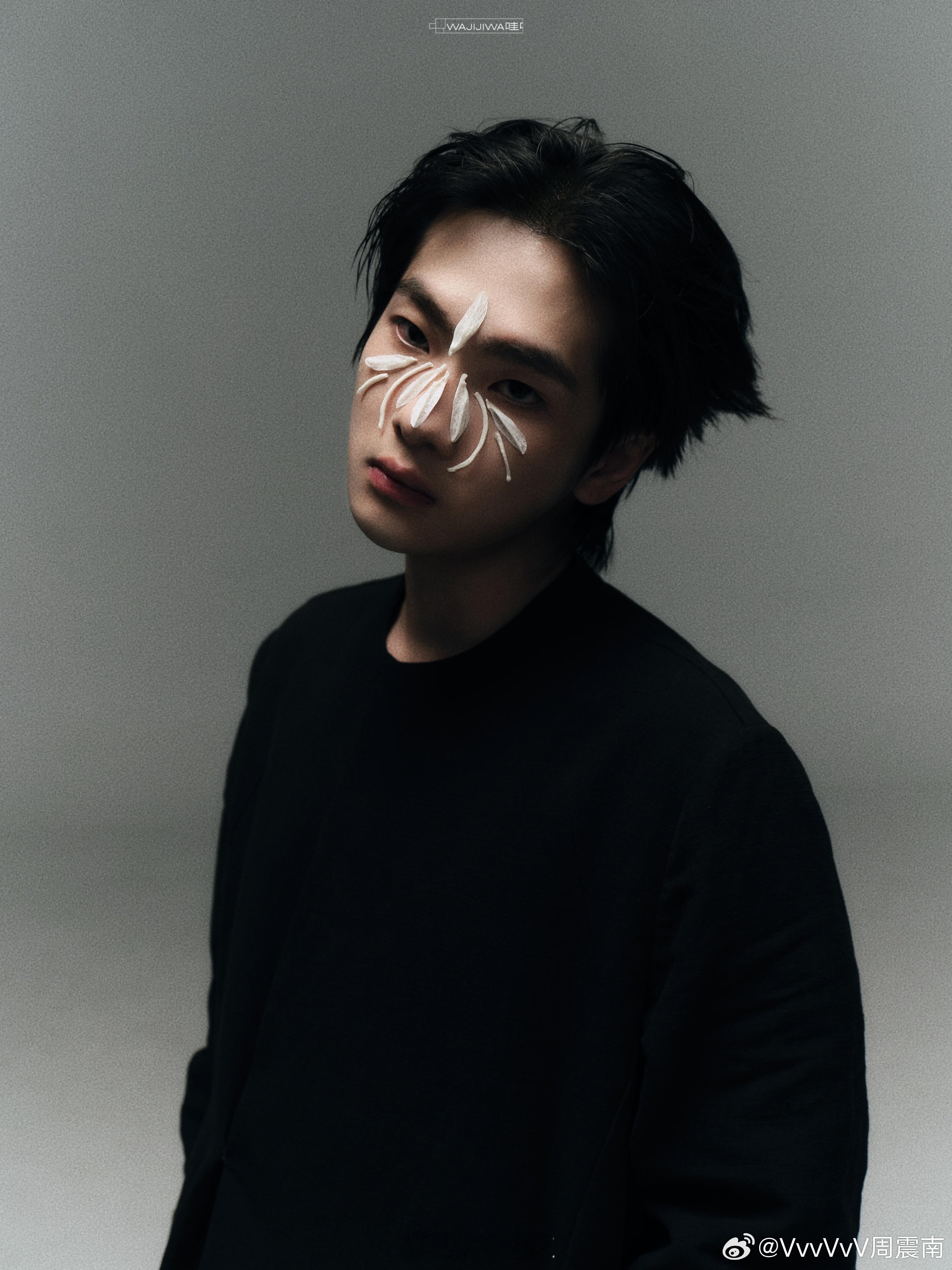 #周震南脸上好多刺##周震南从小刺猬到柔软的花# 周震南的刺与花造型，充满了艺术
