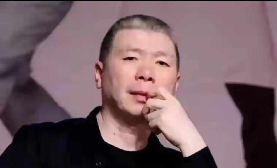 冯小刚直言她红不了！7年后再看苗苗，现状令人感慨
 
     凭借《芳华》一夜