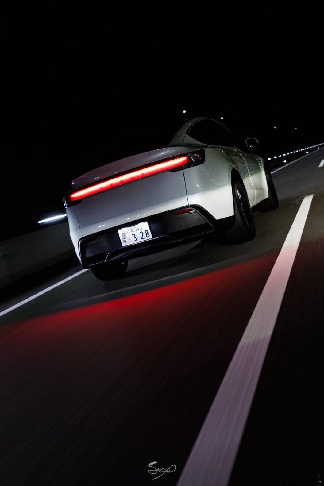Less is more！特斯拉焕新model y ​​​