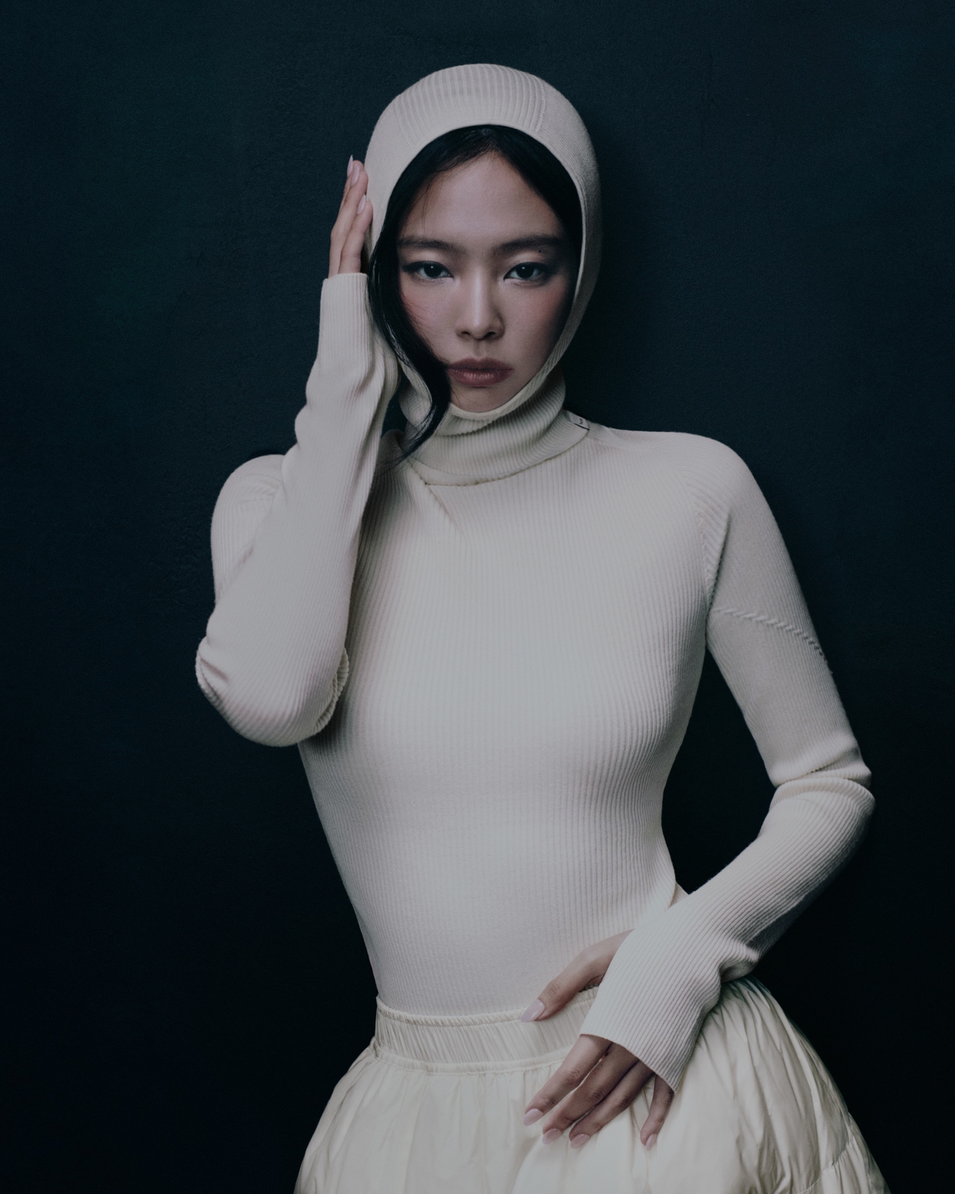 恭喜Jennie与美国传奇巨星Cher、知名音乐家、模特Grace Jones共
