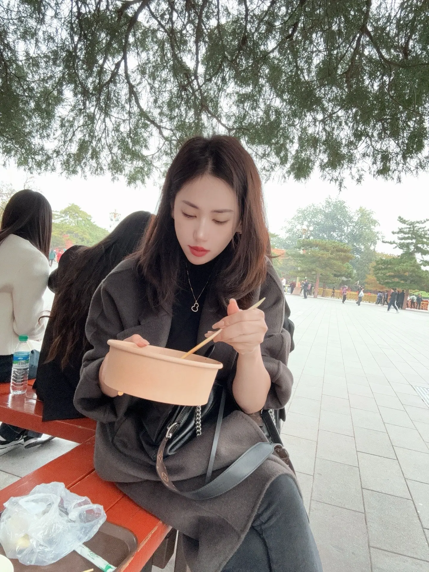 “慌什么，才三十几而已，最好的是现在，更好的在未来”