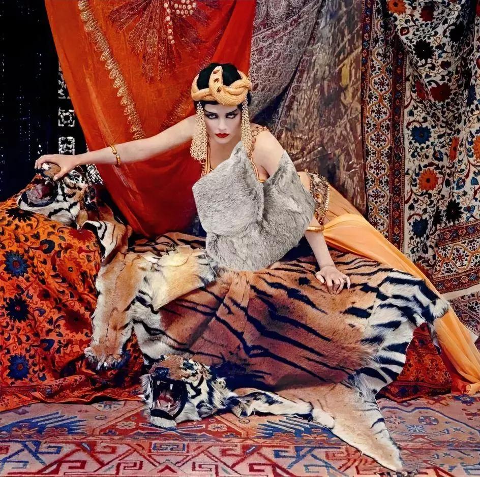 1958年，梦露版的埃及艳后，看起来真的很养眼。