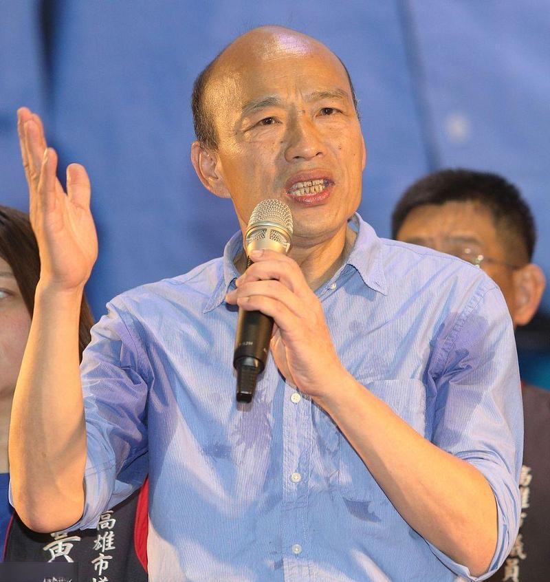 韩国瑜真能中立到底？别逗了！立法院长要扮公道伯，可深蓝铁票全认他。嘴上说不插党务