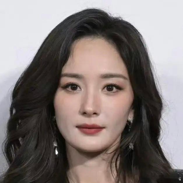 嘉人女明星卡大头杨幂、刘亦菲、杨紫、李一桐、鞠婧祎、陈昊宇、陈都灵、郑合惠子、刘