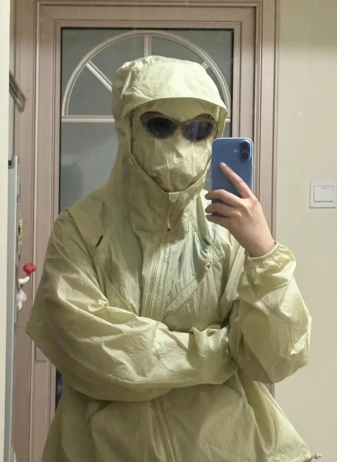 这款防晒衣是哪位大师设计的？确定不是出来吓人的吗？