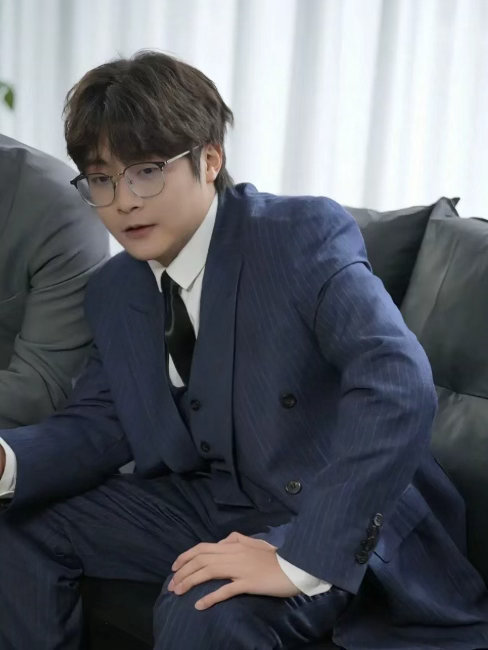 24岁短剧男演员去世记得曾经还看过他拍摄的电视剧！演技可以的！哎！走好！ 