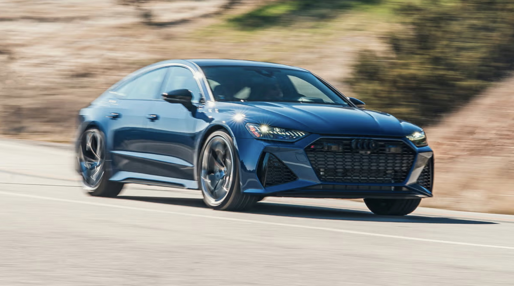 一个朋友，因对方全责，他的RS7战损了。昨天来问我买新车的事，给我出个题：电动车