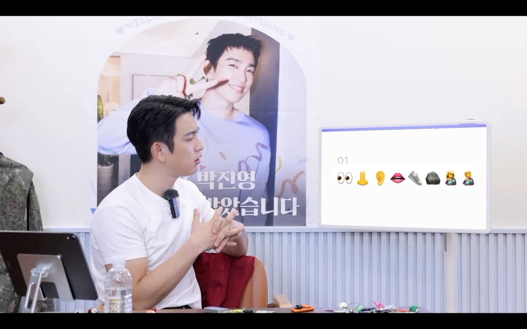 要玩一下吗？看emoji猜影视剧名[笑cry]图1&图4图5 是电视剧图2&图3
