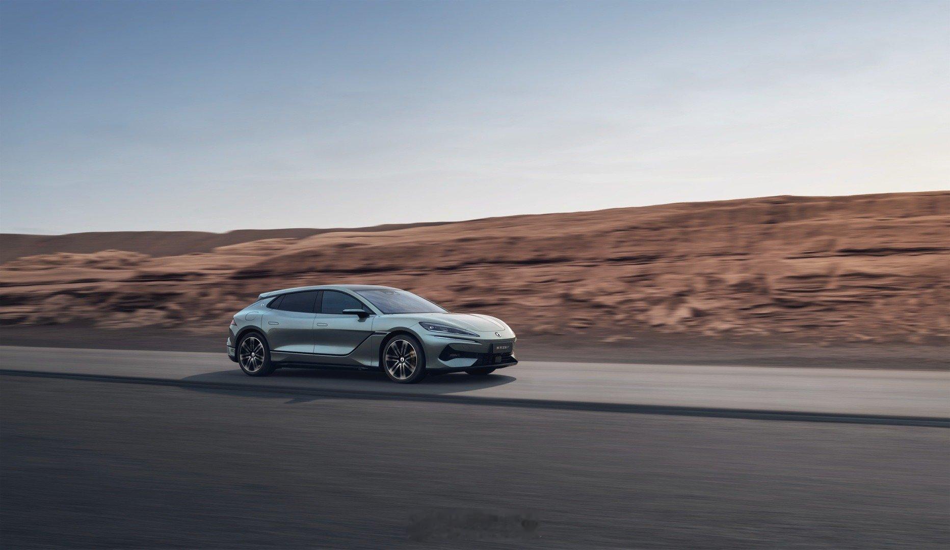 6月30日，在深圳比亚迪总部，亚洲首位斯诺克世锦赛冠军赵心童正式成为腾势车主和代