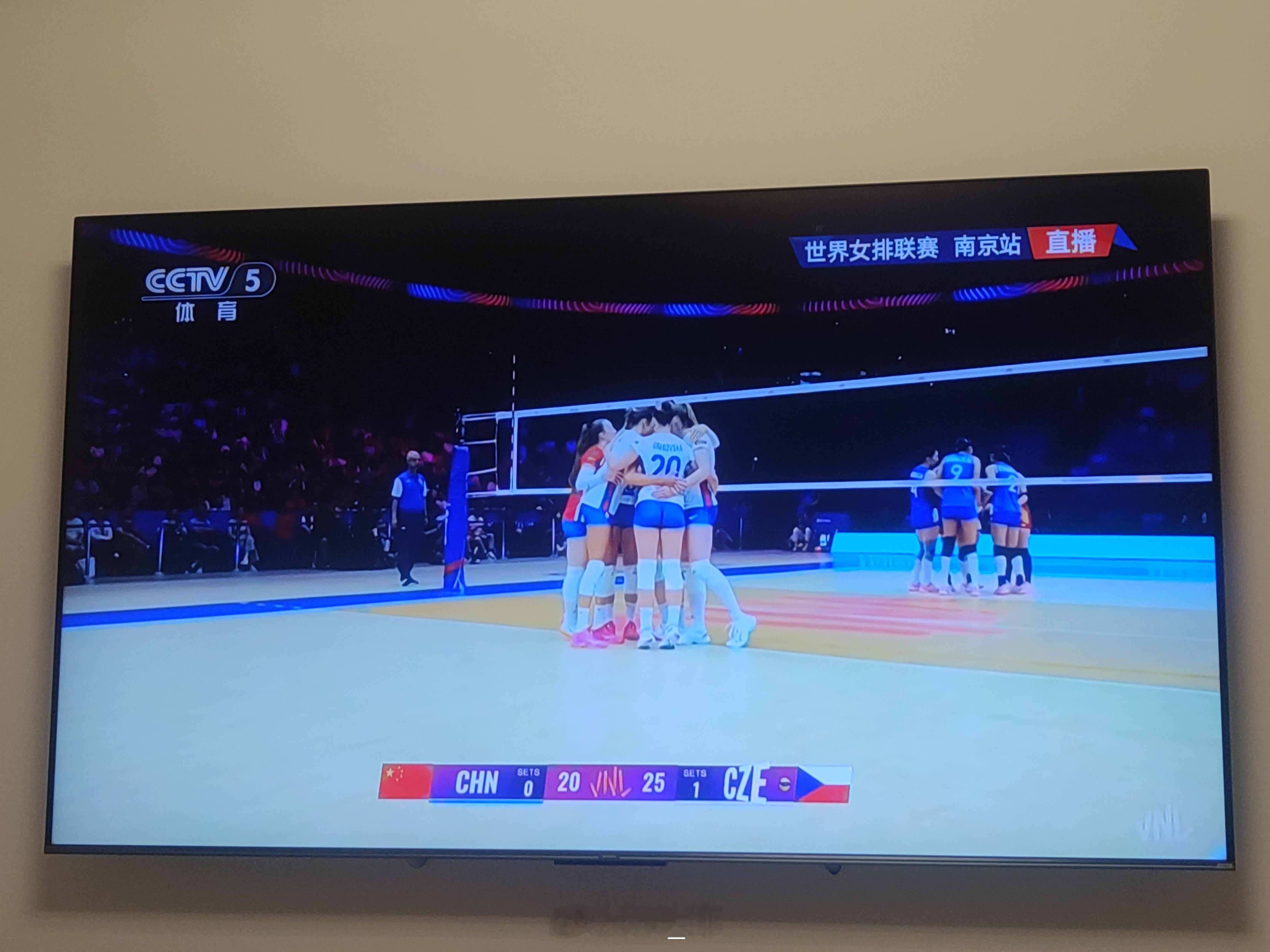 中国女排vs捷克女排 大比分0-2落后……