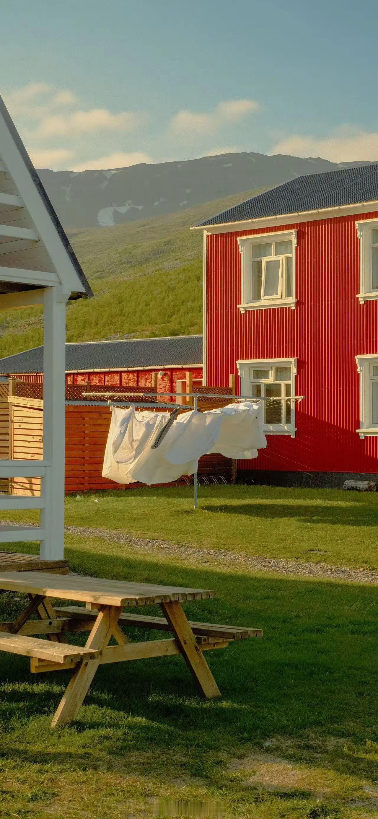 “气氛不会被礼貌破坏，气氛只会被不礼貌破坏。”——《好东西》早安