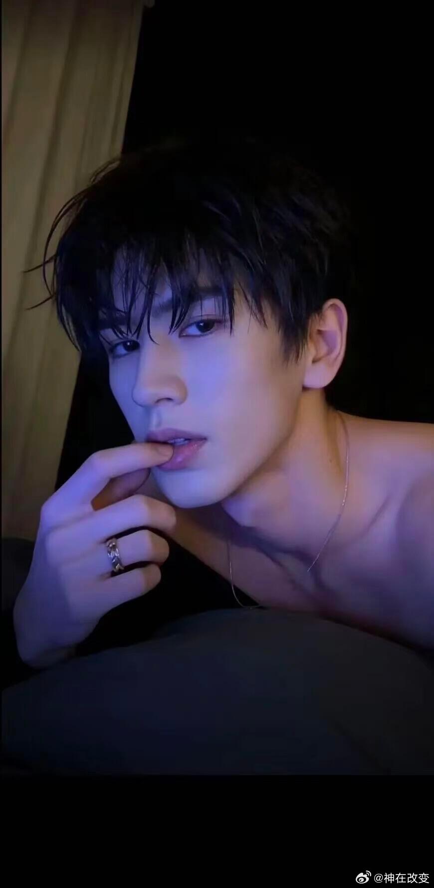 张凌赫  张凌赫机你真的帅的没边了 张凌赫｜ 